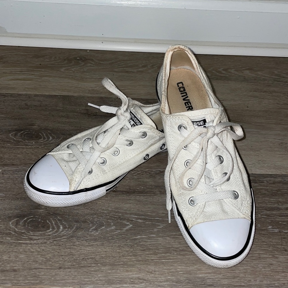 Converse White Low Top Sneaker. Size 7